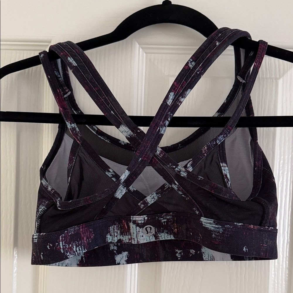 Lululemon sports bra size 6 - Picture 2 of 2